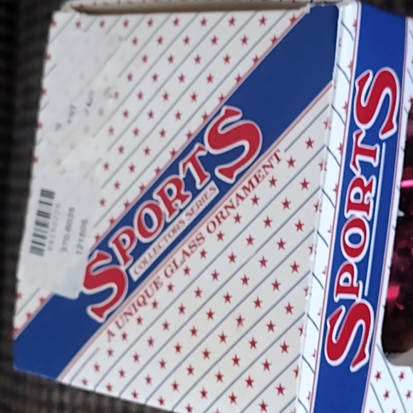 Chicago Bulls Collectors Series Ornament - Picture 6 of 9